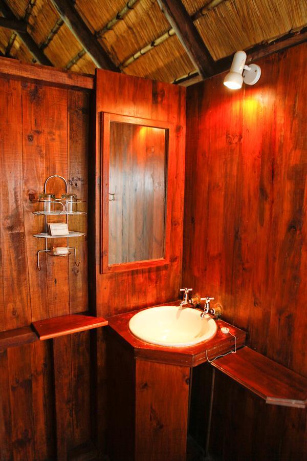 بونغولا Nkwazi Lake Lodge المظهر الخارجي الصورة
